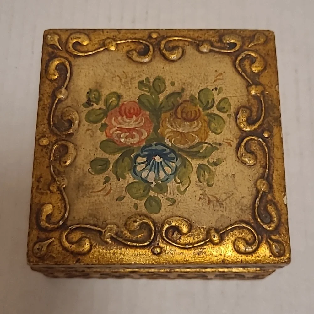 Beautiful Vintage Hand Painted Wooden Florentia Box